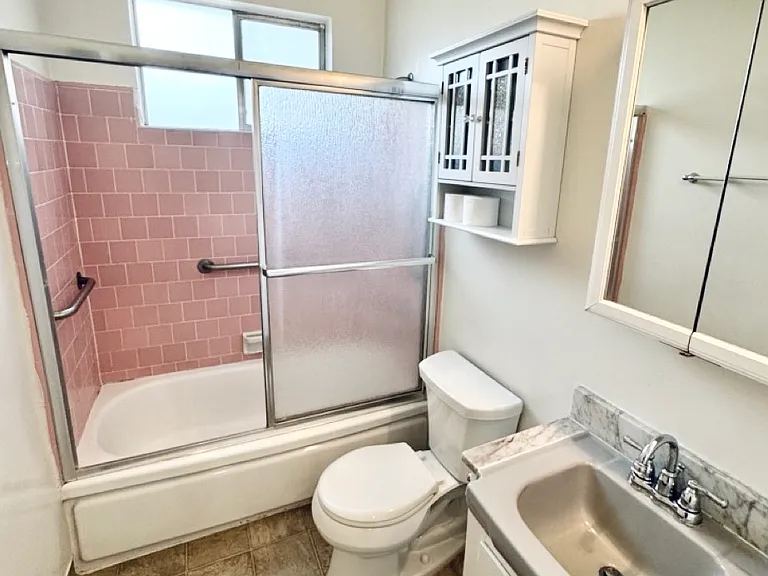 2714 W Clark Ave #A1 — Photo 4