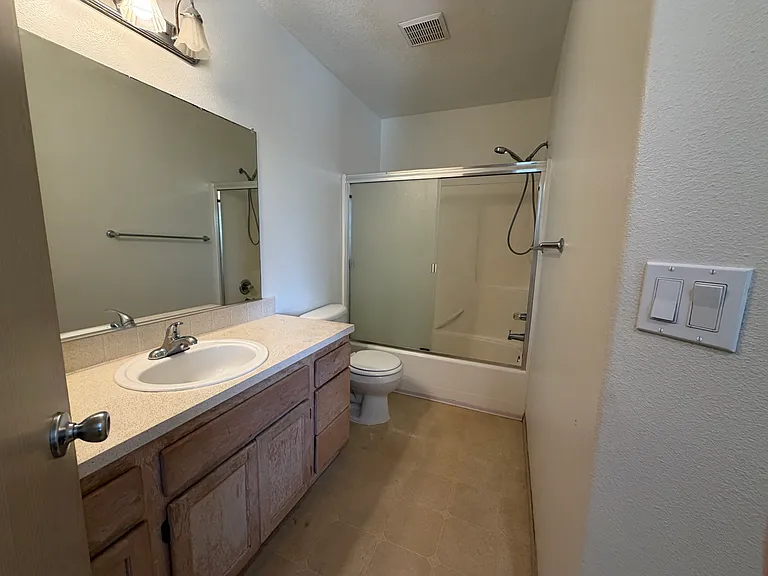 8413 NE Knott St #A — Photo 10