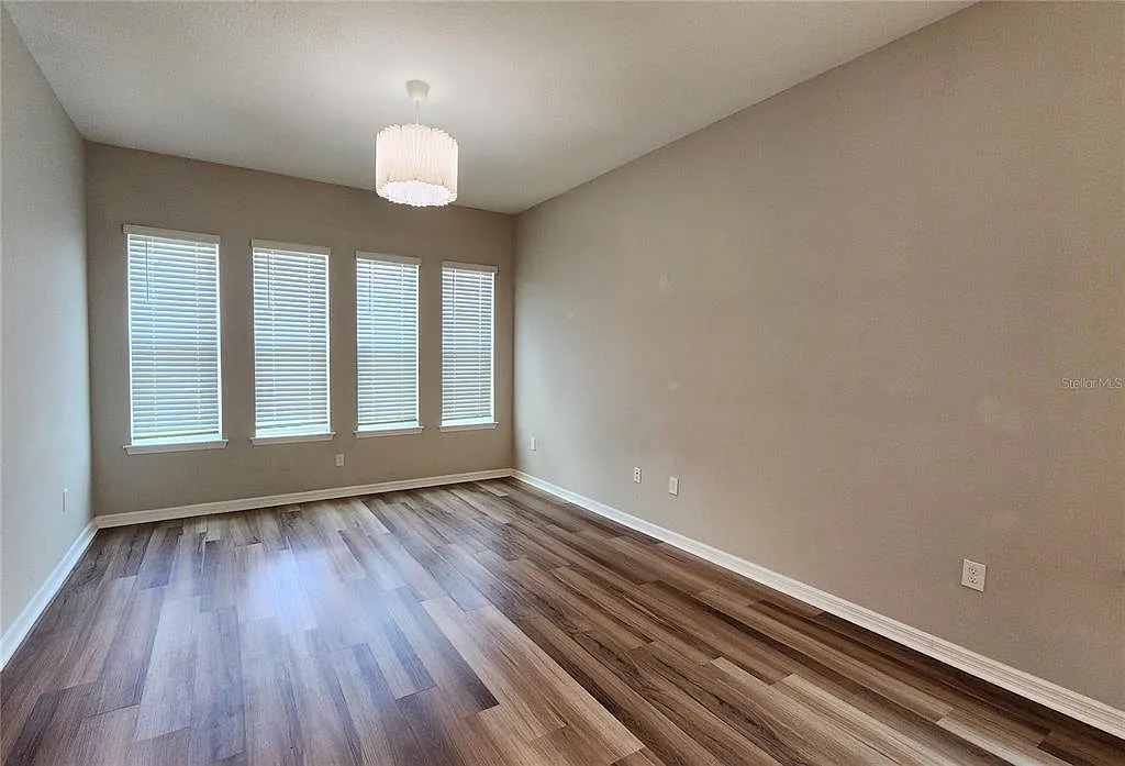 4 bed, 2.5 bath, 2204 sqft, $2,900 — Photo 4