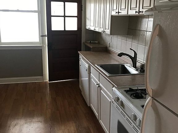 2nd image of 2414 W Winona St