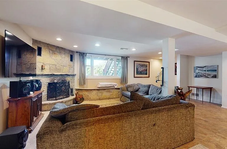 830 Pine Tree Ln — Photo 27
