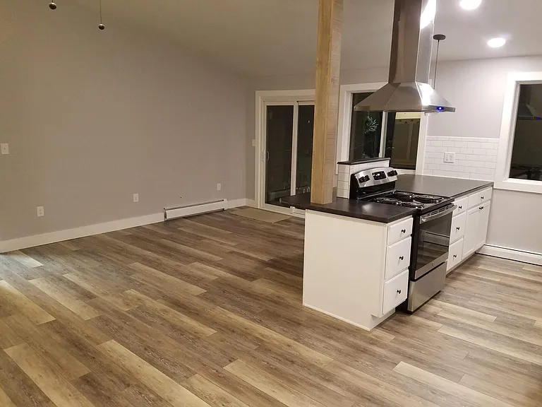 220 Main St — Photo 12