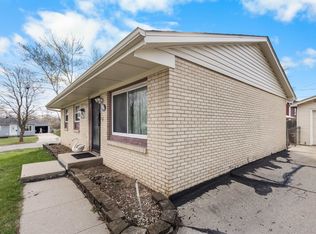 2931 N Moor Dr, Rockford, IL 61109