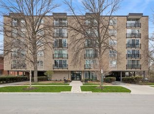 424 Park Ave APT 402, River Forest, IL 60305