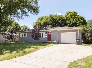 1246 Deloris Dr, Waterloo, IA 50701