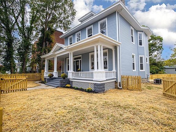 4th image of 2417 Barton Ave