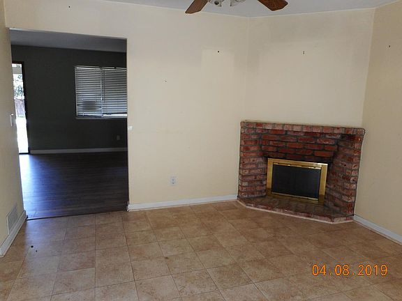 5th image of 410 Skyway Dr