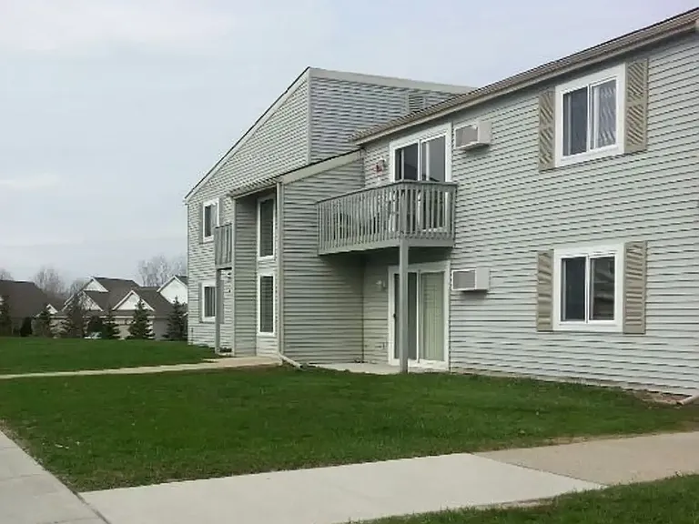 321 Lloyd St #213 — Photo 1