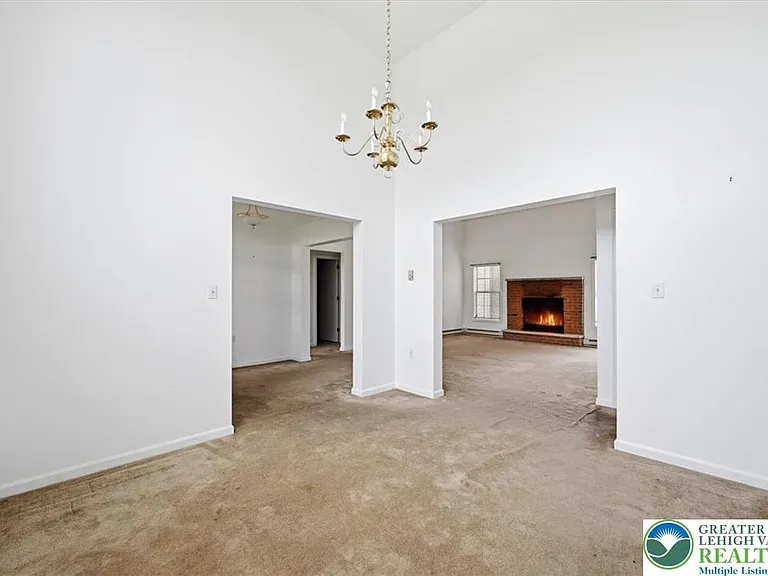 86 Northpark Dr E — Photo 21