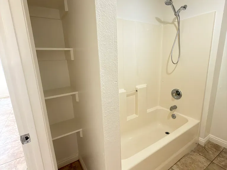 6842 Agnes Ave #6 — Photo 5