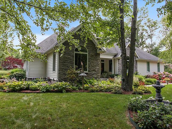 3rd image of 8856 Blackhawk Dr