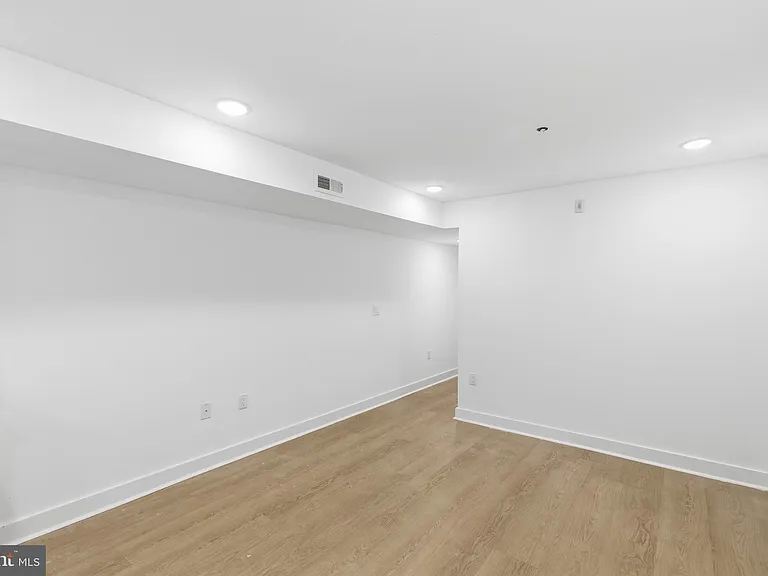 863 N 43rd St #1 — Photo 4