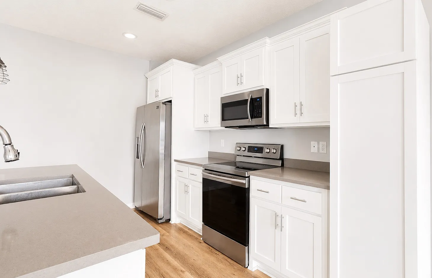 3 bed, 2.5 bath, 1535 sqft, $1,925 — Photo 3