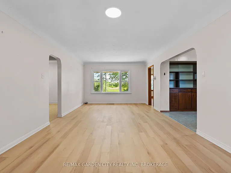 1828 Decew Rd — Photo 13