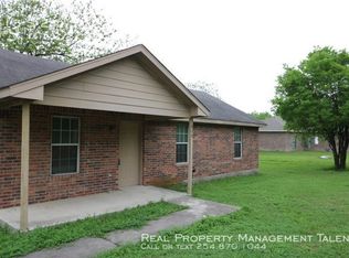 615 S 2nd St, Lott, TX 76656