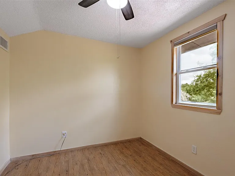 86 Oak Hill Dr — Photo 18