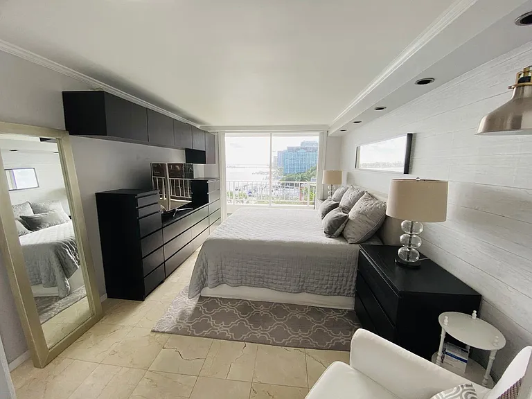 200 SE 15th Rd #9K — Photo 10