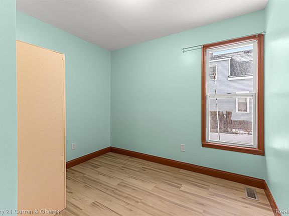 5th image of 4621 Junction St