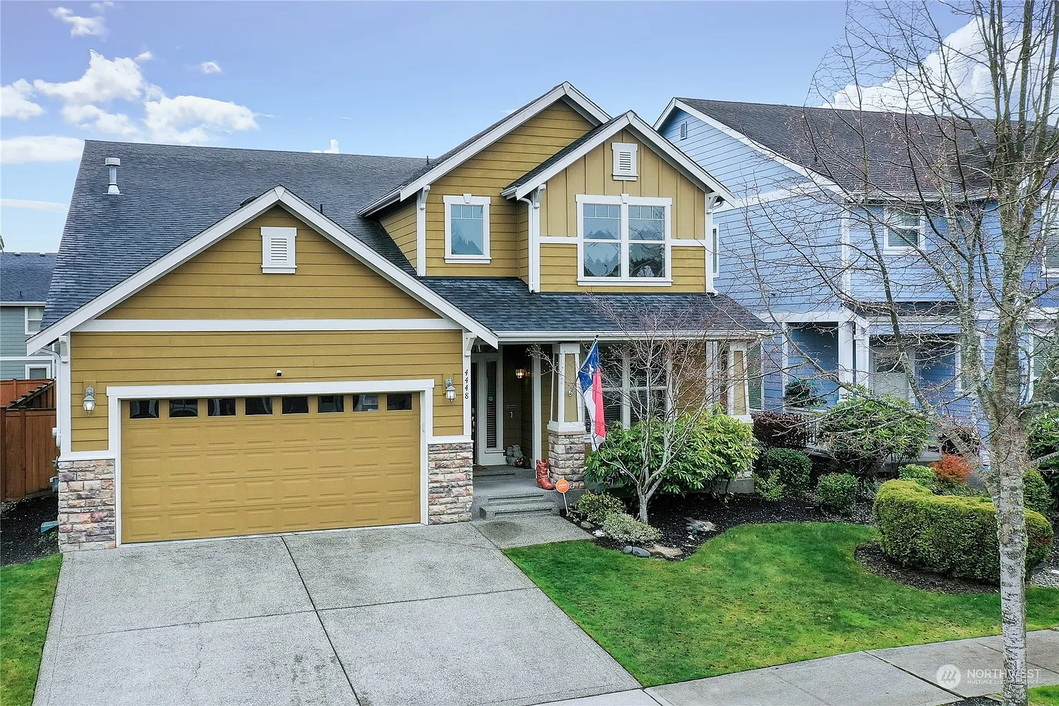 4448 McKinley Street NE photo 1