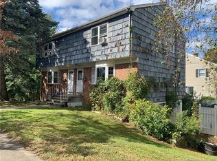 70 Stephens Ln, Fairfield, CT 06824