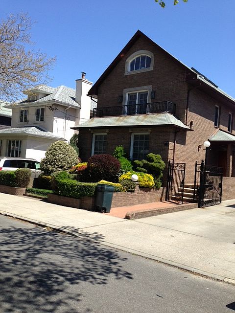 1st image of 1957 E 21st St