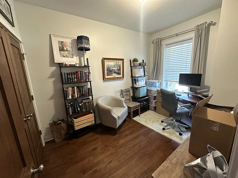 2030 W Churchill St #1R — Photo 9