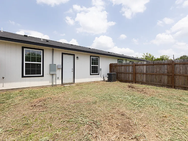 1010 County Road 4516 — Photo 24