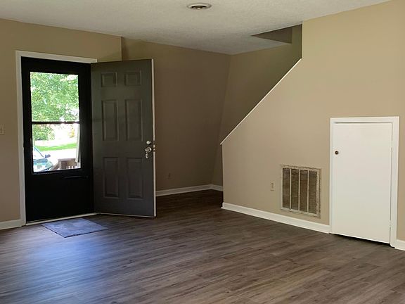 2nd image of 1088 Bryant Dr