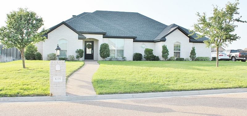 1st image of 1225 Laurel Park Dr
