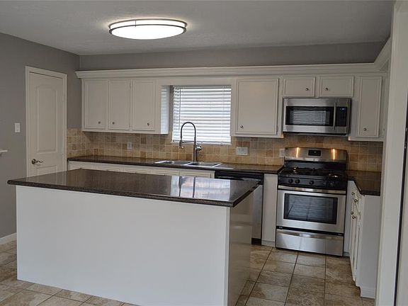3rd image of 1118 Copper Creek Dr