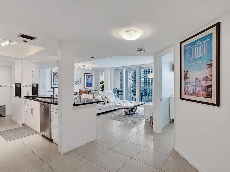 1717 N Bayshore Dr #A-2440 — Photo 5
