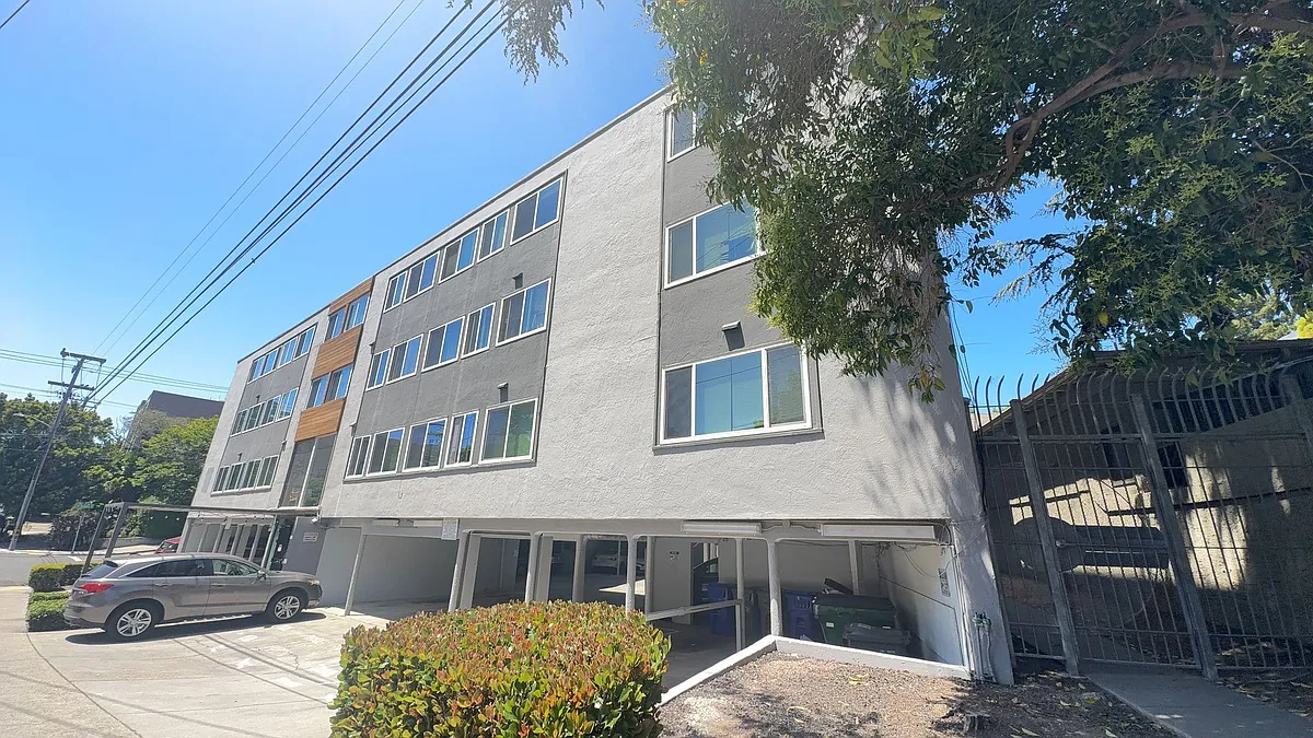 Building Photo - 406 Van Buren Ave