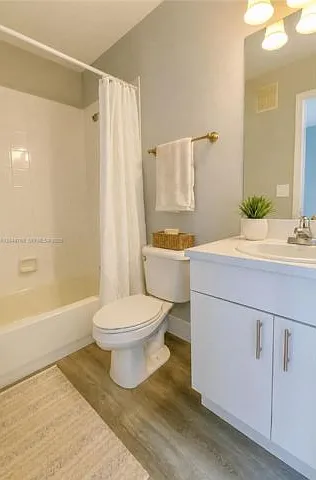 2 bed, 2.5 bath, $2,800 — Photo 4