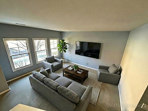 2nd image of 211 Prairie St