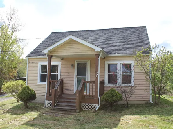 13 Hyde St, Whitney Pt, NY 13862