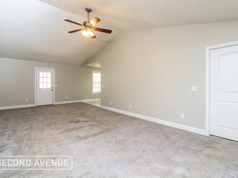 273 Patriot Dr — Photo 5