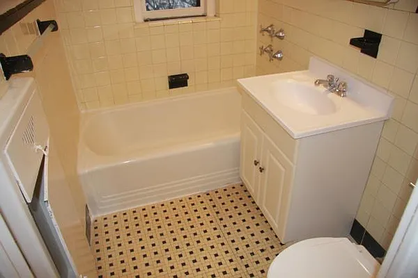 Rented by Lang Realty LLC | media 8