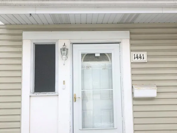 1441 Sutter Dr, Hanover Park, IL 60133