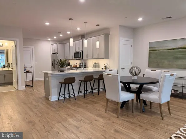 110 Village Dr, Skillman, NJ 08558