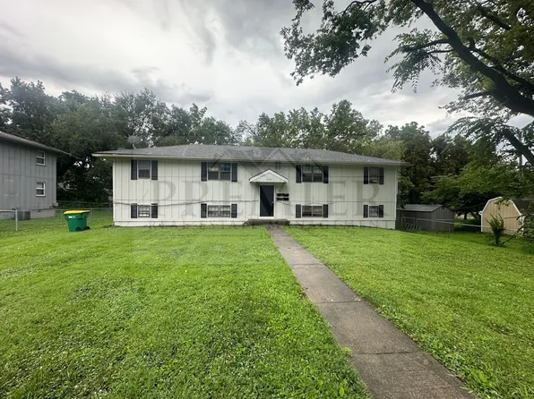 240 W Kump Ave Unit B, Bonner Springs, KS 66012