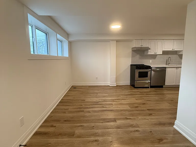 19 Arrowsmith Ave #1B — Photo 8