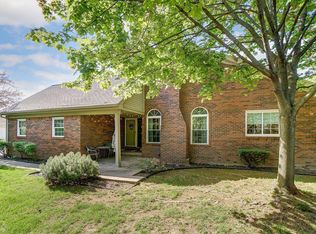 15690 Golfview Dr, Riverview, MI 48193