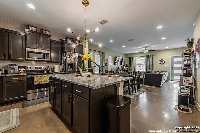 2 bed, 2.5 bath, 1318 sqft, $2,500 — Photo 4