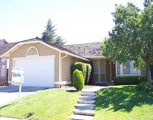1st image of 3715 Arlington Cir