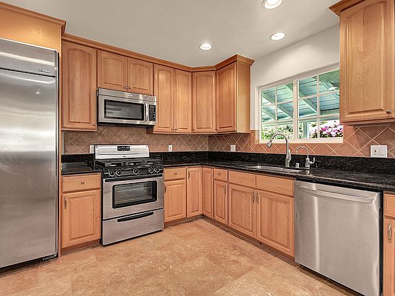 4th image of 6835 De Celis Pl