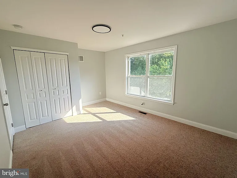 8 Mechanic St — Photo 12