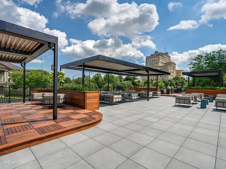 2020 N Lincoln Park W #32K — Photo 13