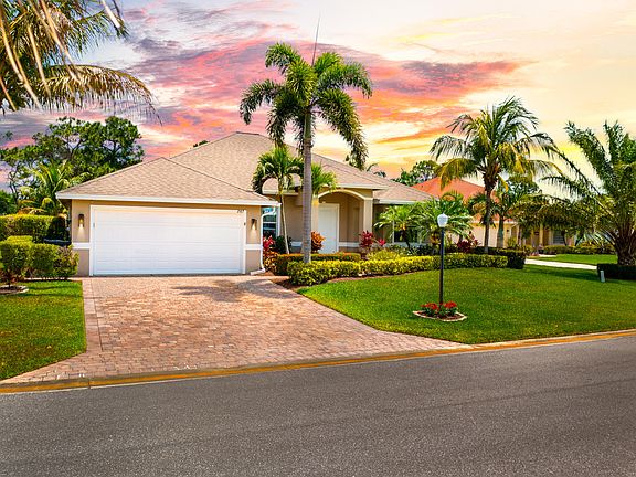 2nd image of 287 SW Vista Lake Drive
