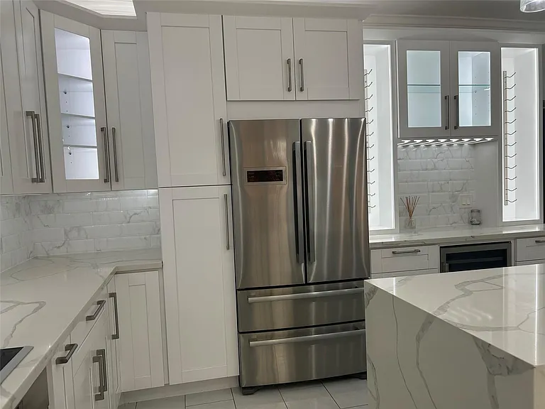 840 Threadneedle St #220 — Photo 7