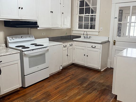3rd image of 752 Truett Ave #752